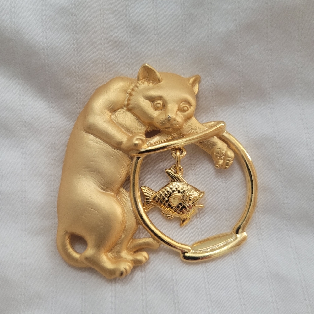 Vintage Signed Mobile Cat and Fishbowl Gold Toned Brooch Pin with Moving Fish
